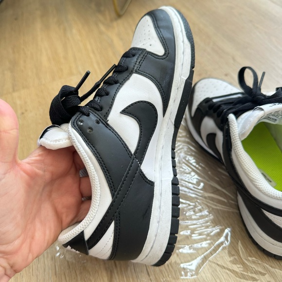 Nike dunk low panda Size 5.5 - Picture 8 of 10